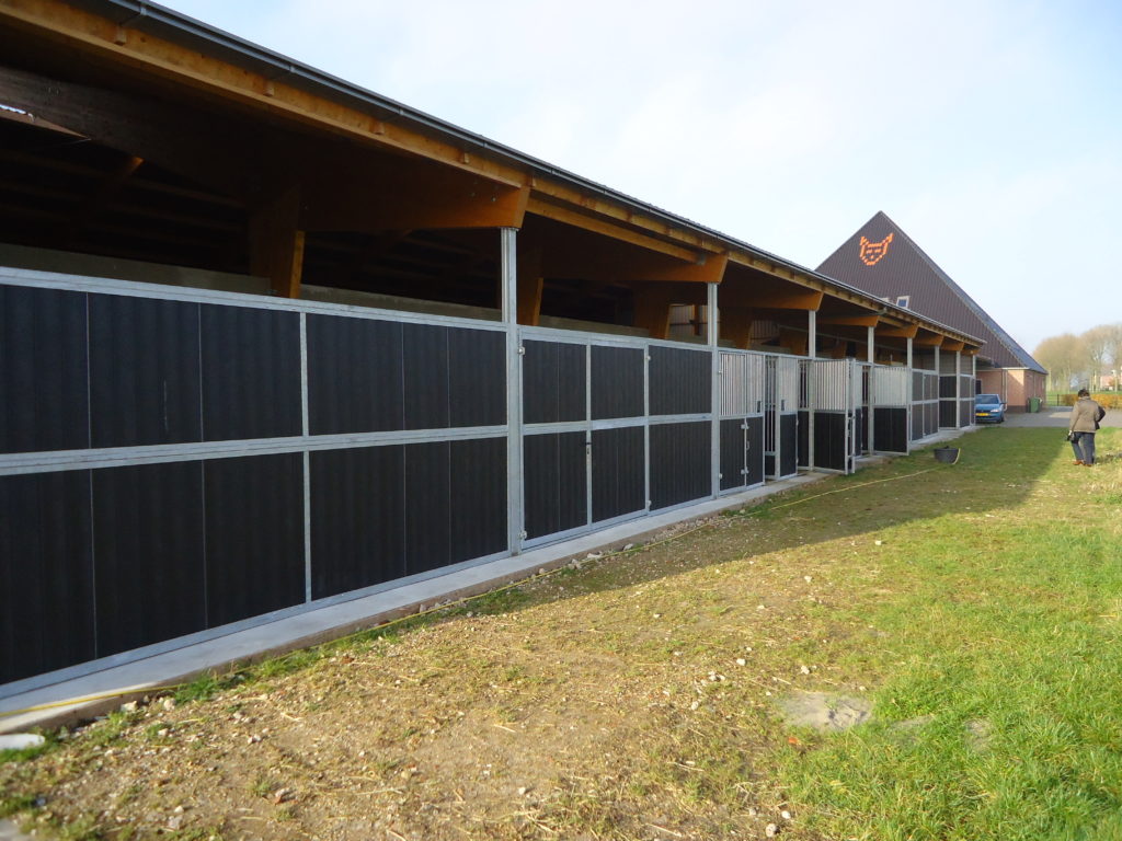 zeer complete paardenstal Gaasbeek Constructie