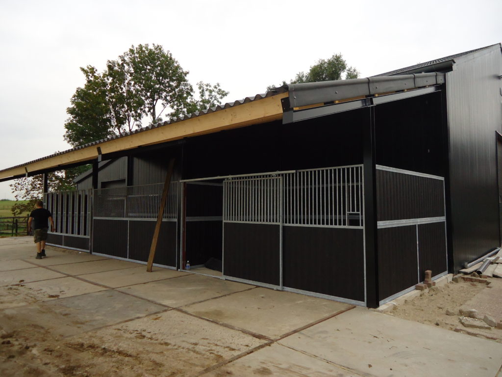 paardenstal met afzonderingsbox Gaasbeek Constructie