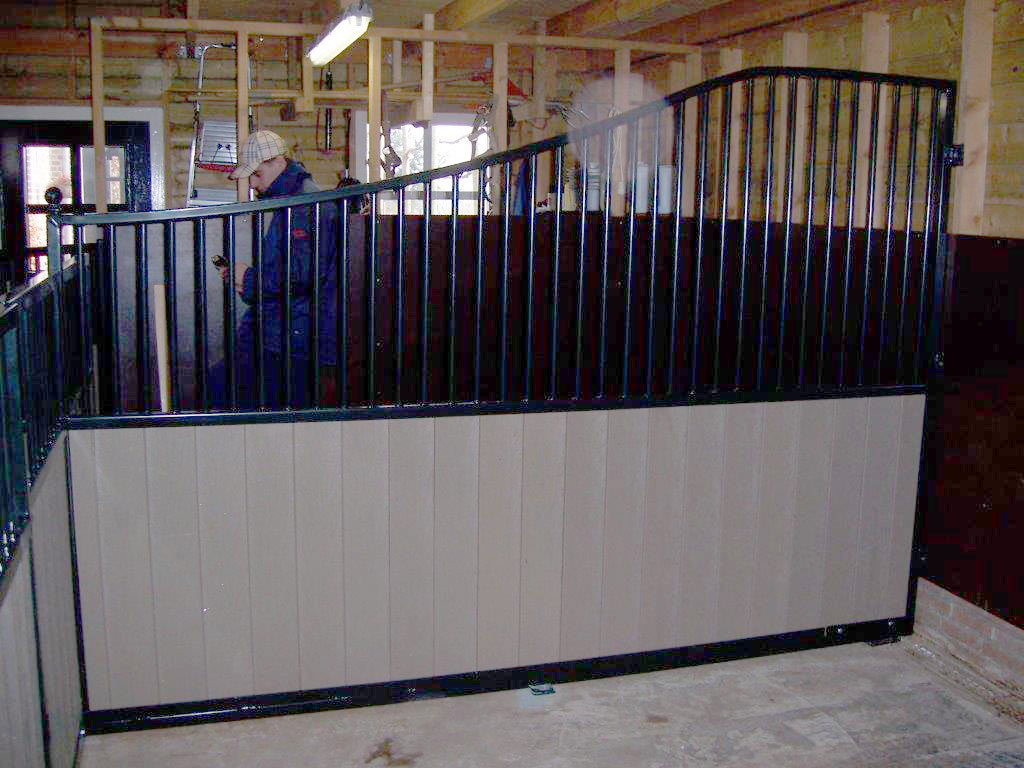 ponystal Gaasbeek Constructie